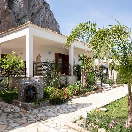 Holiday home Casa Enza Di Fronte La Tonnara