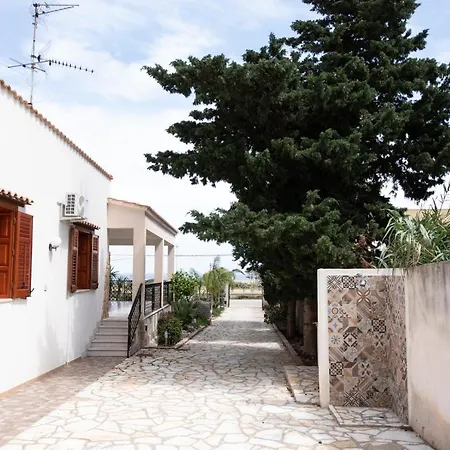 Holiday home Casa Enza Di Fronte La Tonnara *