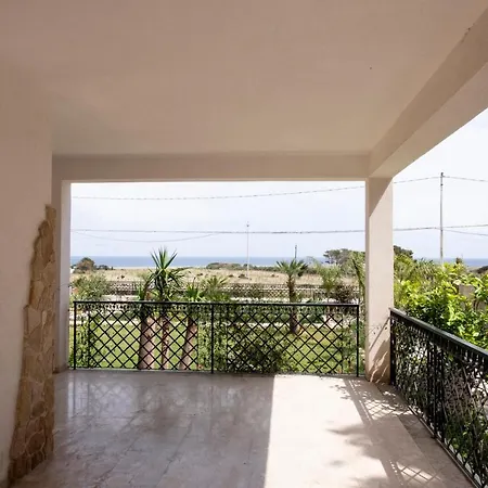 Holiday home Casa Enza Di Fronte La Tonnara *